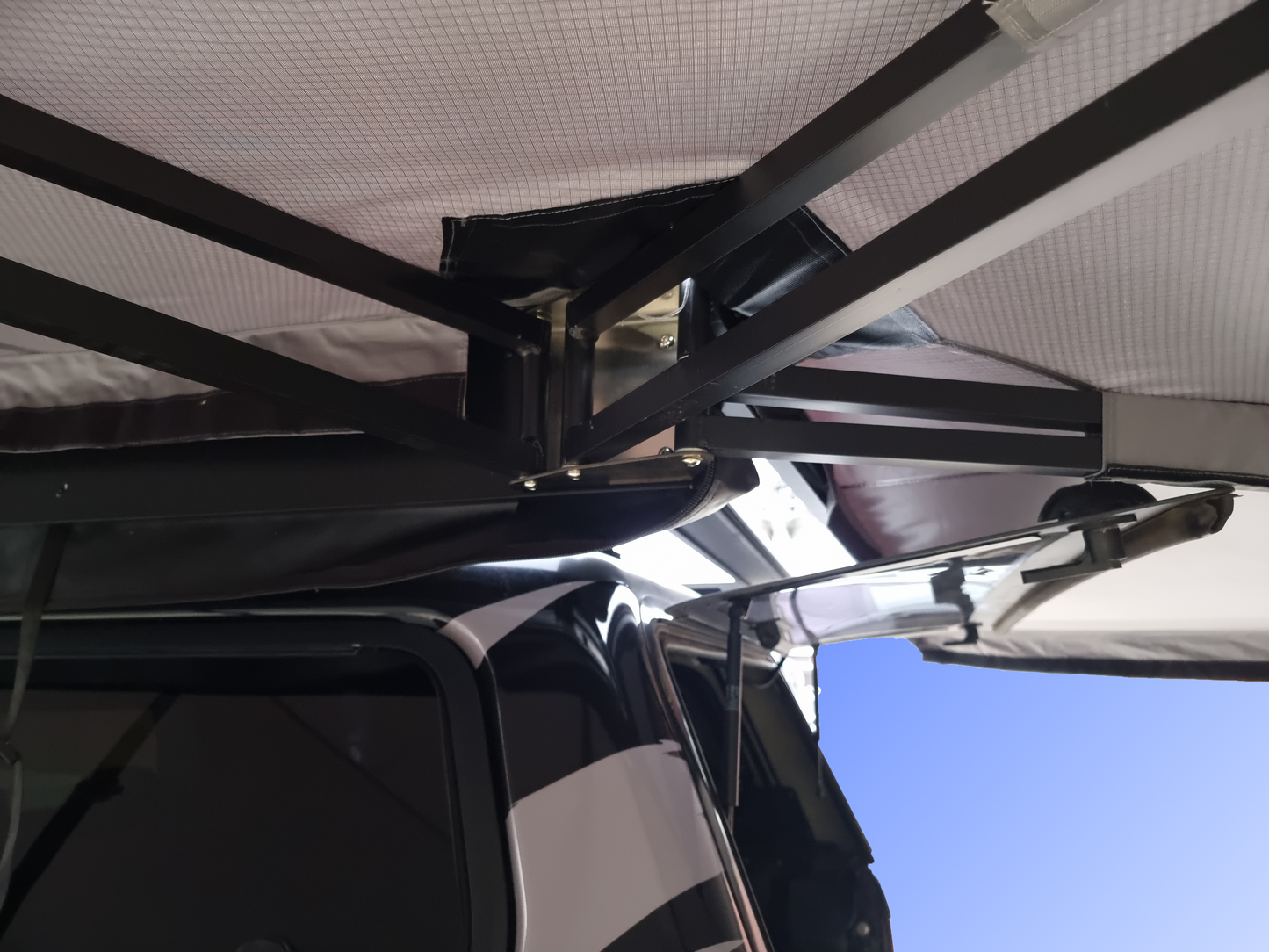 Urecau Outdoors 270° Pole Free Car Awning